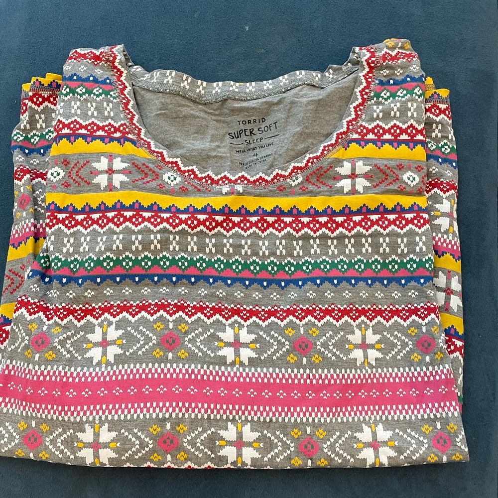 Torrid Size 4 Fair Isle long sleeve tee